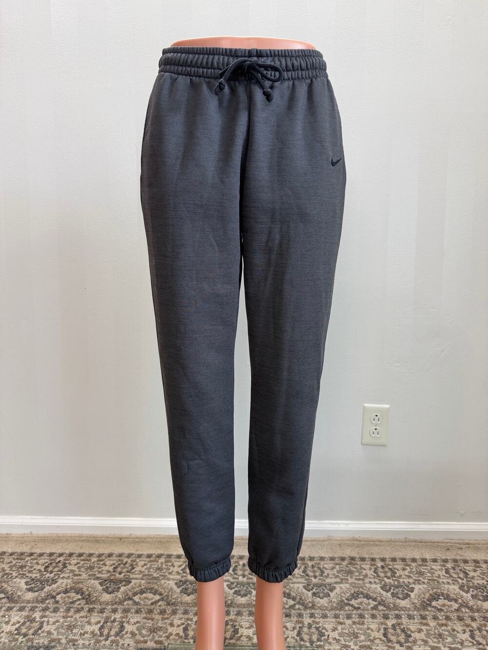 Nike Therma-FIT Women’s Gray Fleece Jogger Sweatpants Sz S